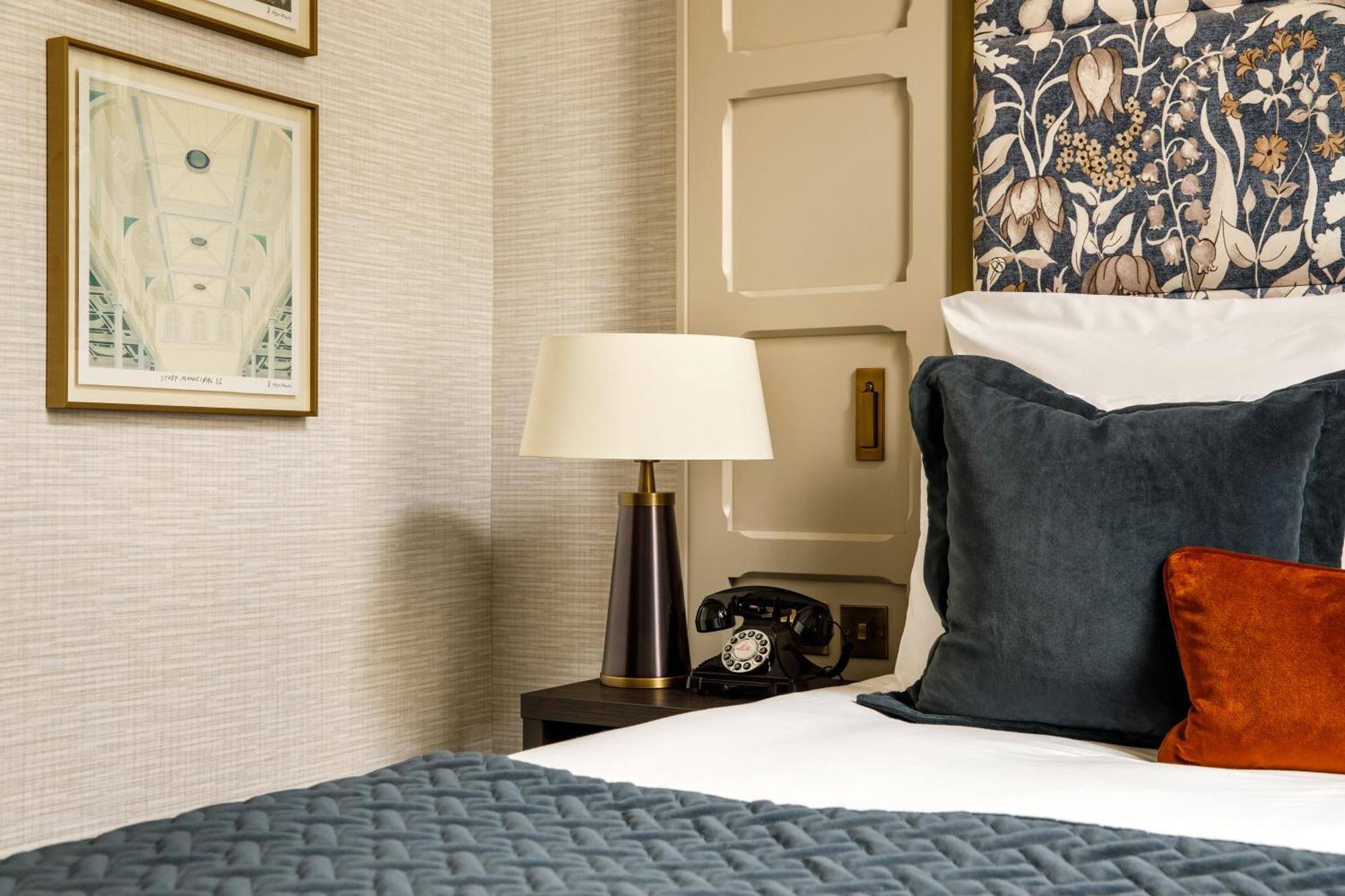 The Municipal Hotel Liverpool - Mgallery エクステリア 写真 A bedroom at The Mitre